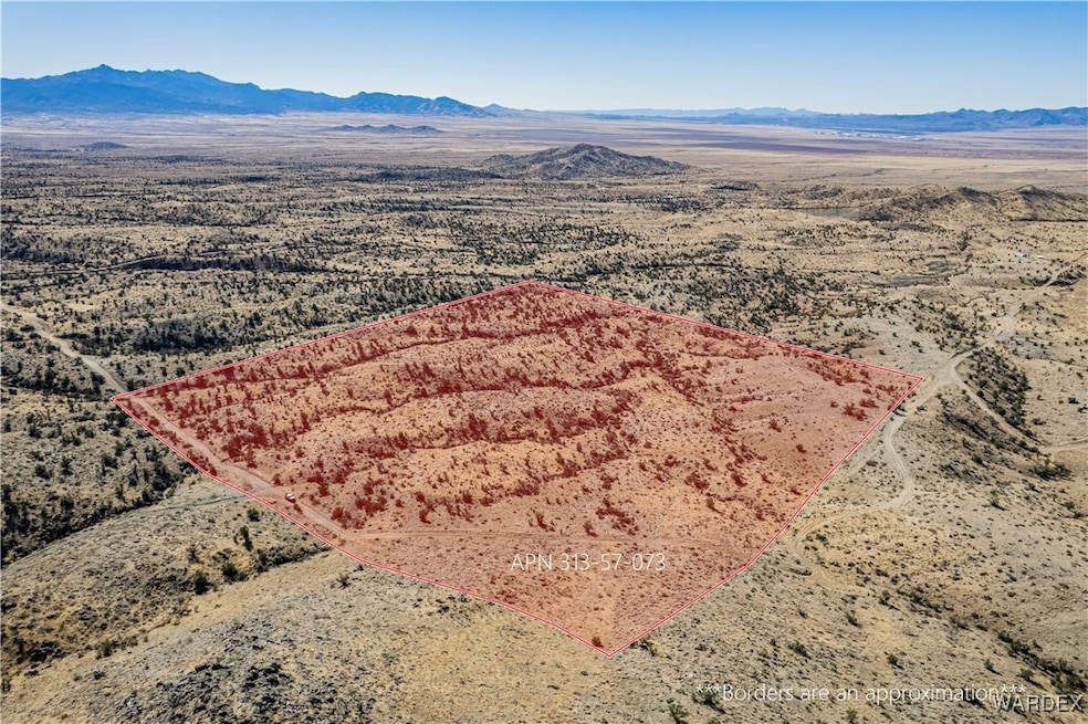 Drone / aerial view featuring a mountain view
