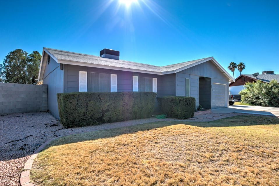 2557 E Butte St-1