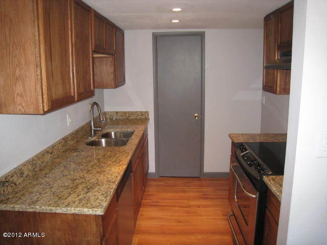 Dobson Condo 002