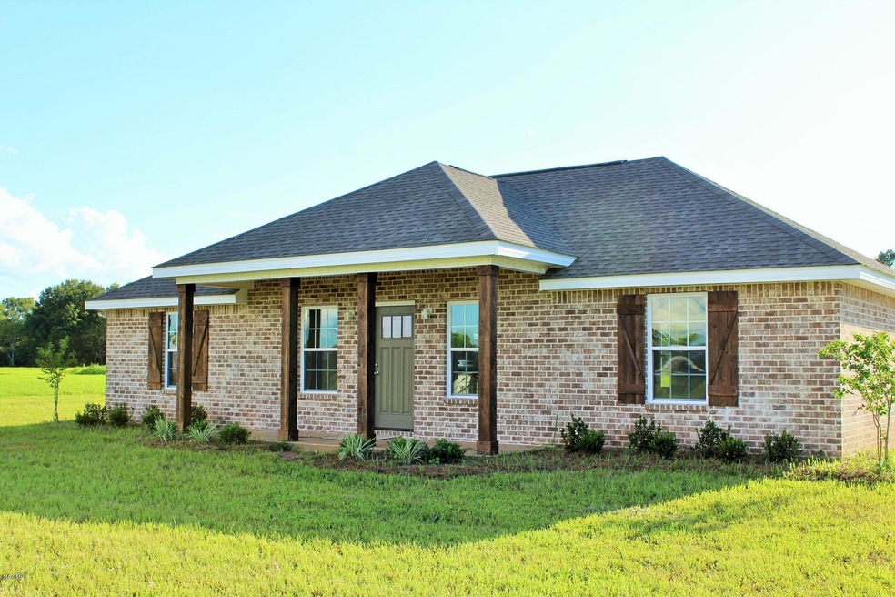 114 Crepe Myrtle Ln, Lucedale, MS 39452 - photo 1