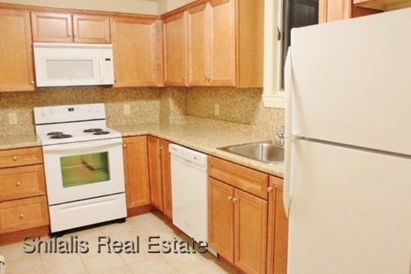 38 Warren Ave unit A, Woburn, MA 01801 - photo 1