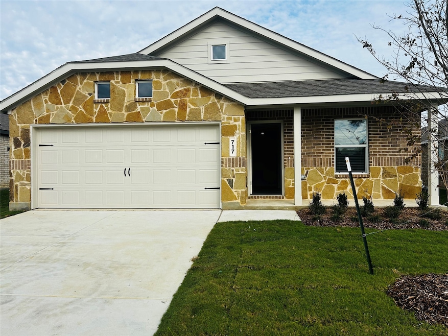 717 Dressage Ln, Aubrey, TX 76227 - photo 1