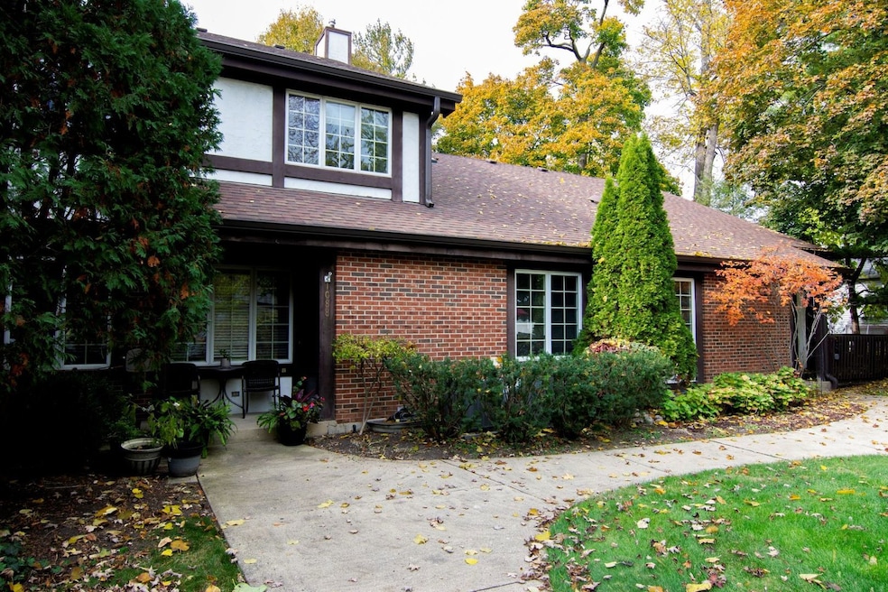 1088 Shermer Rd unit DW, Glenview, IL 60025 - photo 1