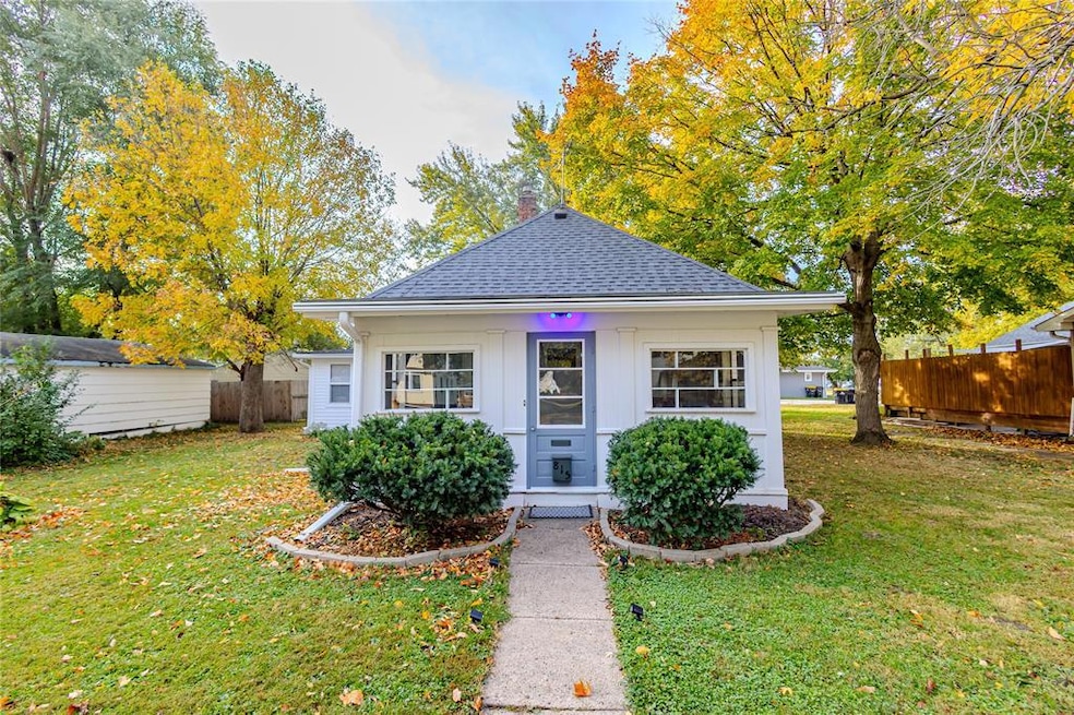 815 Grove St, Adel, IA 50003 - photo 1