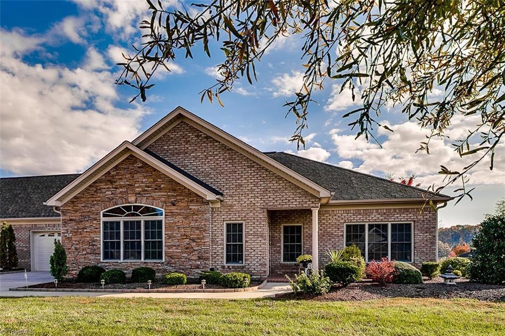 231 Landis Ct unit 14, Asheboro, NC 27203 - photo 1