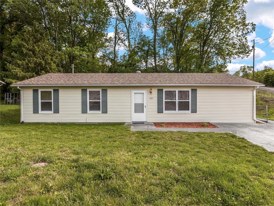 201 Rita Ave Collinsville