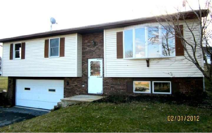 302 Mill Rd, Womelsdorf, PA 19567 - photo 1