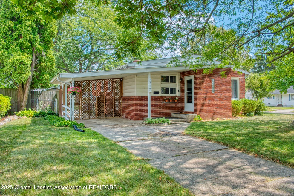 2715 Chatham Rd, Lansing, MI 48910 - photo 1