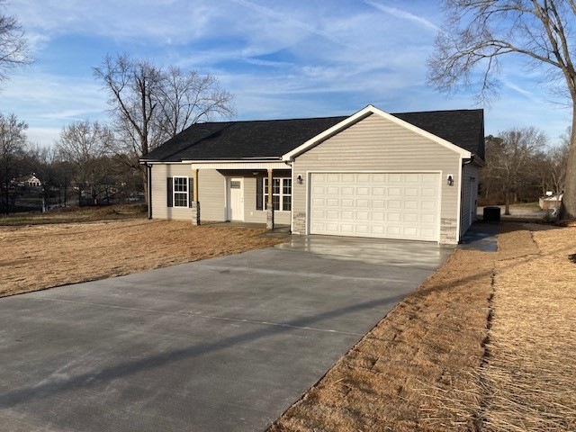 210 W Jackson St, Iva, SC 29655 - photo 1