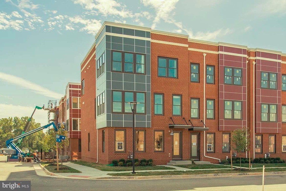 9152 Power House Rd, Lorton, VA 22079 - photo 1