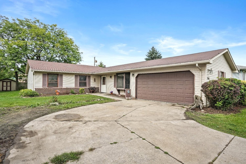 705 206th St, Dyer, IN 46311 - photo 1