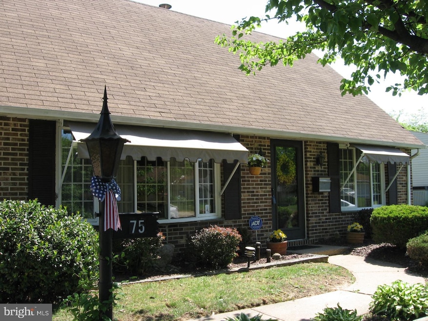 75 Cobalt Ridge Dr N, Levittown, PA 19057 - photo 1