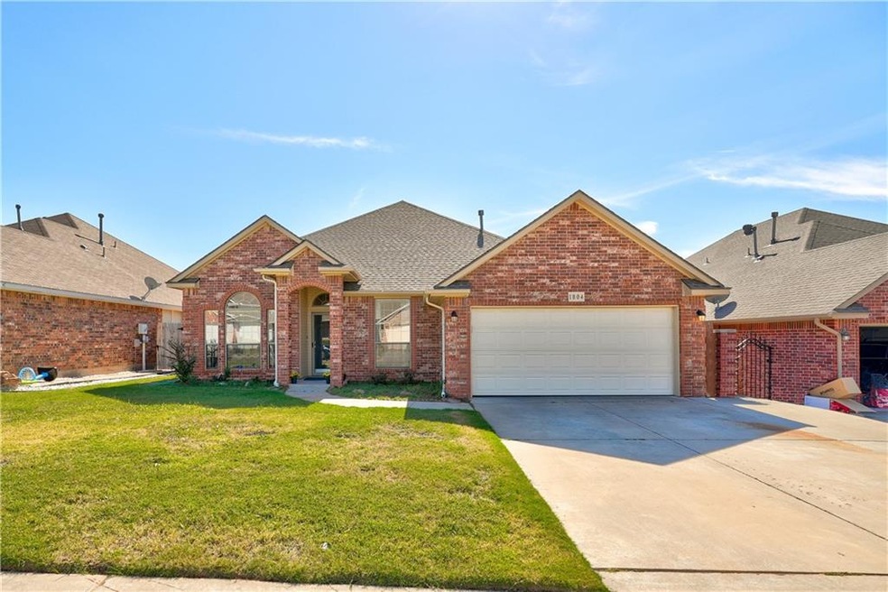 1804 NE 11th St, Moore, OK 73160 - photo 1