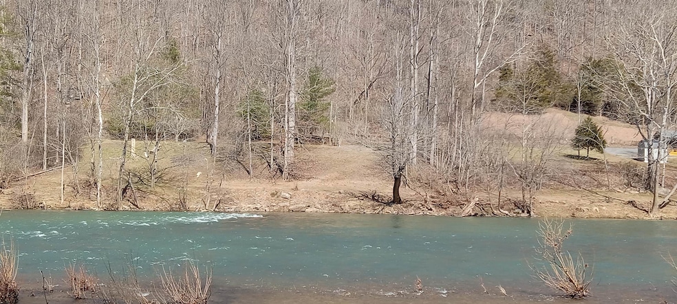 River Frontage Approx. 310 ft