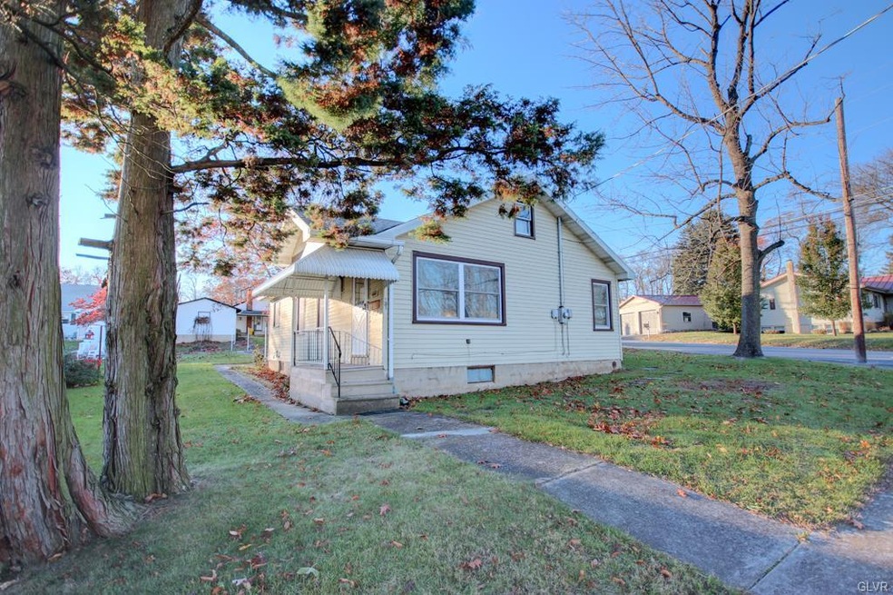 531 Center St, Slatington, PA 18080 - photo 1