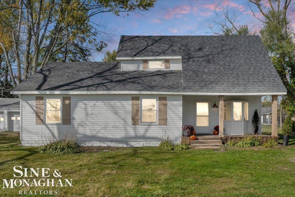 833 Range Rd, Kimball, MI 48074 - photo 1