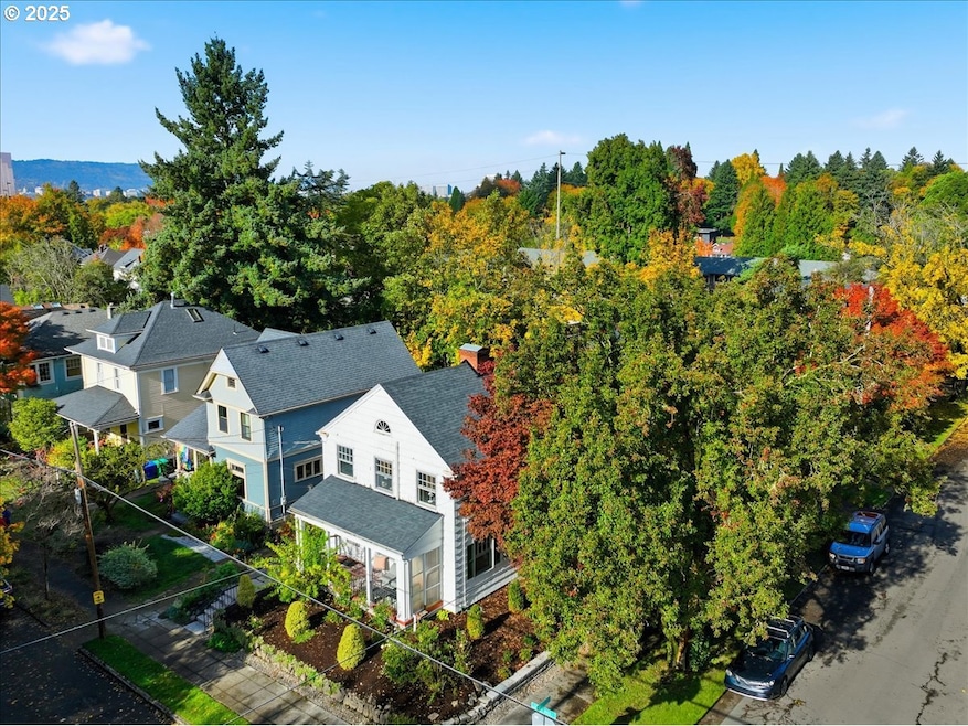 2451 SE Salmon St, Portland, OR 97214 - photo 1