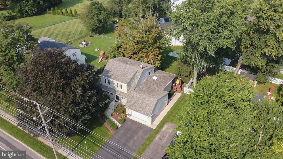 1040 Mearns Rd, Warminster, PA 18974 - photo 1