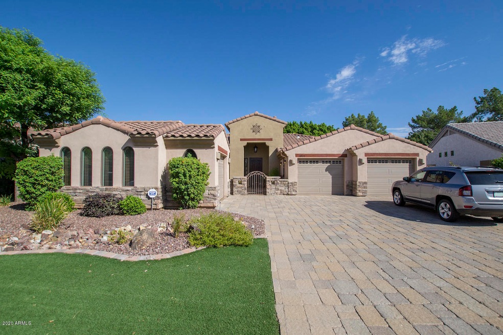 1326 E Catamaran Dr, Gilbert, AZ 85234 - photo 1