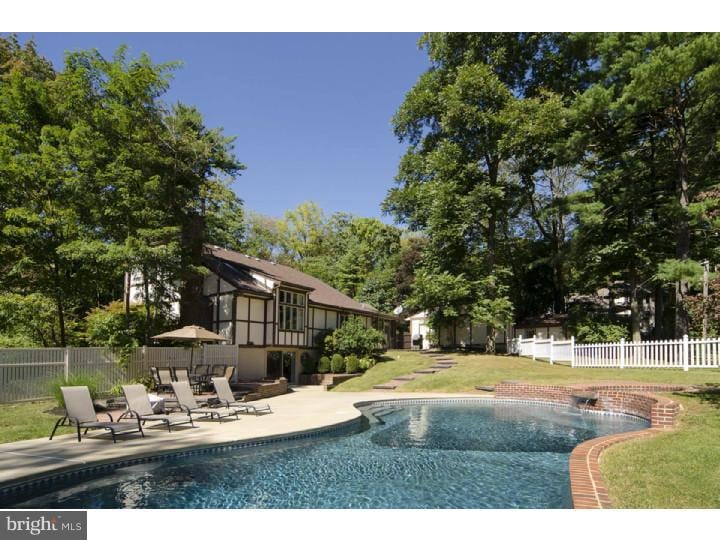 904 N Trooper Rd, Norristown, PA 19403 - photo 1