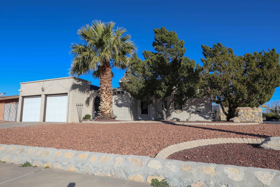 1800 Larry Hinson Dr, El Paso, TX 79936 - photo 1