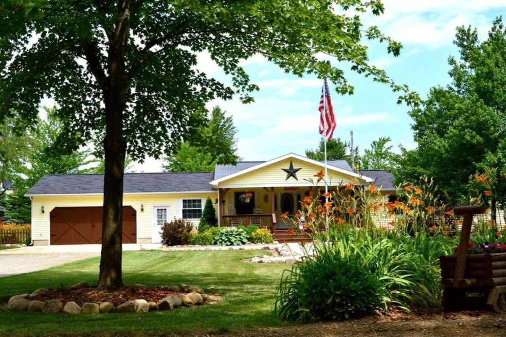 4540 W Hastings Lake Rd, Jonesville, MI 49250 MLS 17043564