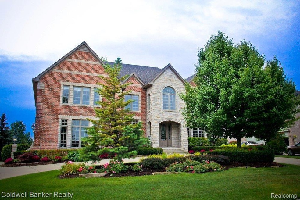 3787 Coachwood Ln, Rochester Hills, MI 48309 - photo 1
