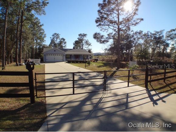 22112 SW Nautilus Blvd, Dunnellon, FL 34431 - photo 1