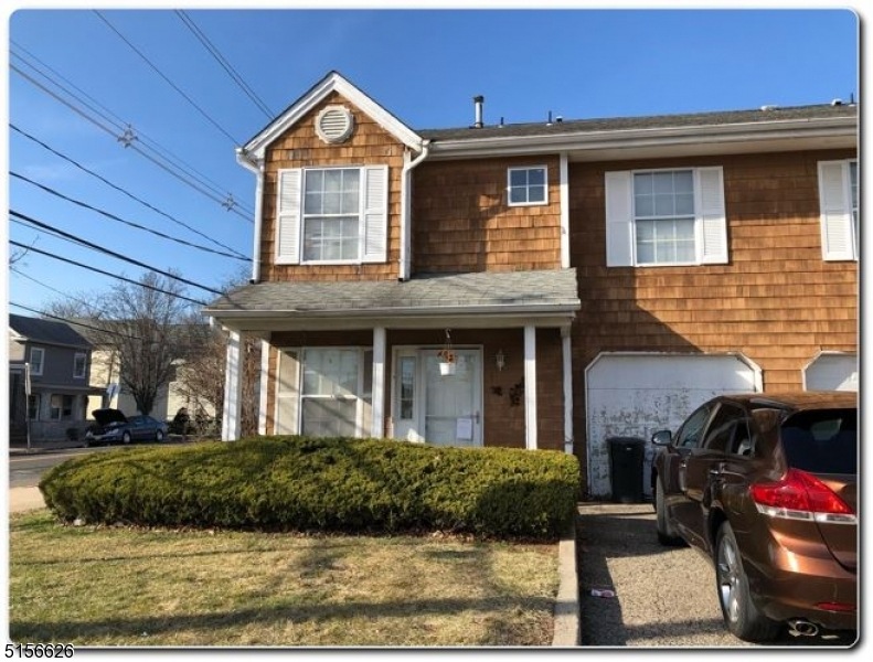 1 Delavan Ct, New Brunswick, NJ 08901 - photo 1