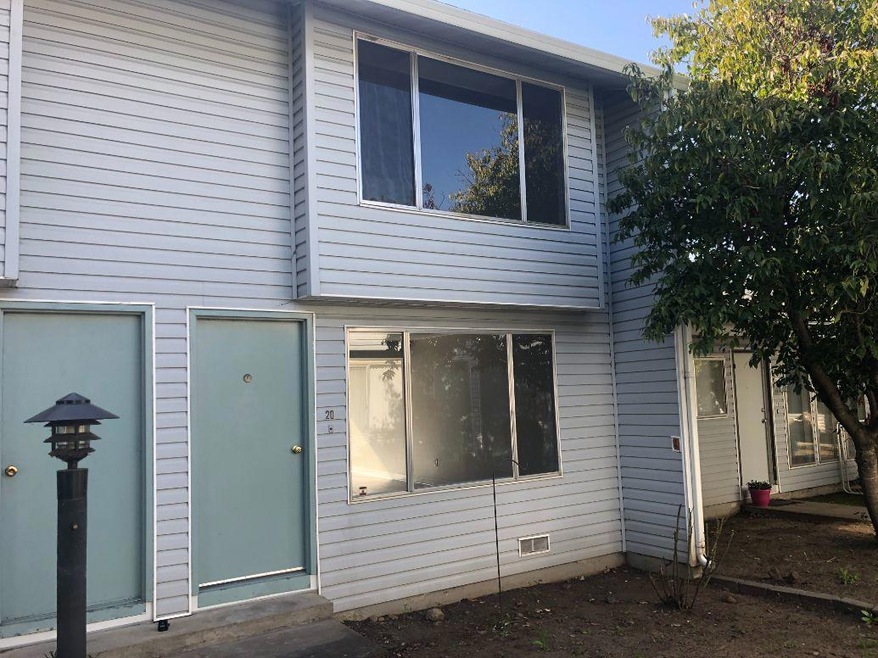 2000 Brookhurst St unit 20, Medford, OR 97504 - photo 1