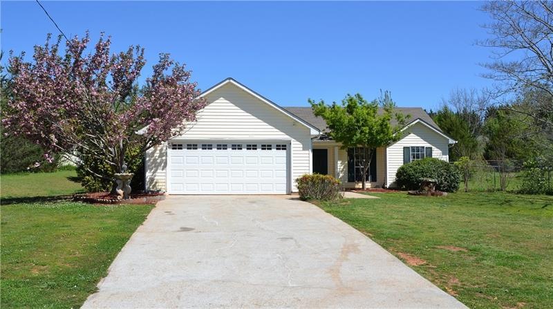 609 Coan Dr, Locust Grove, GA 30248 - photo 1