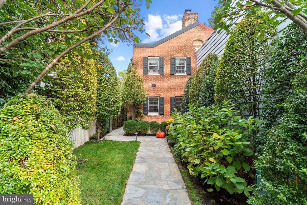 Sold $2,025,000 • Co-Listing Agent