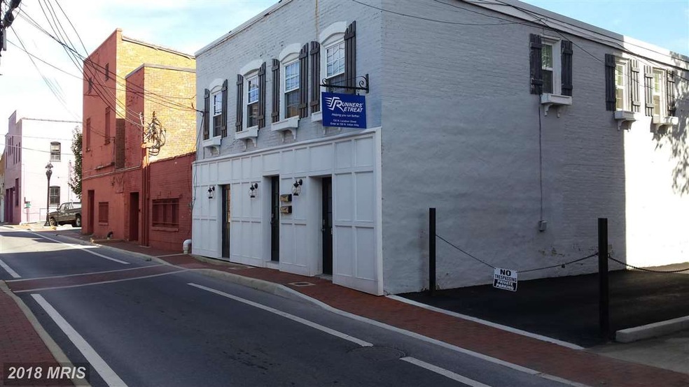 137 N Indian Aly unit 4, Winchester, VA 22601 - photo 1