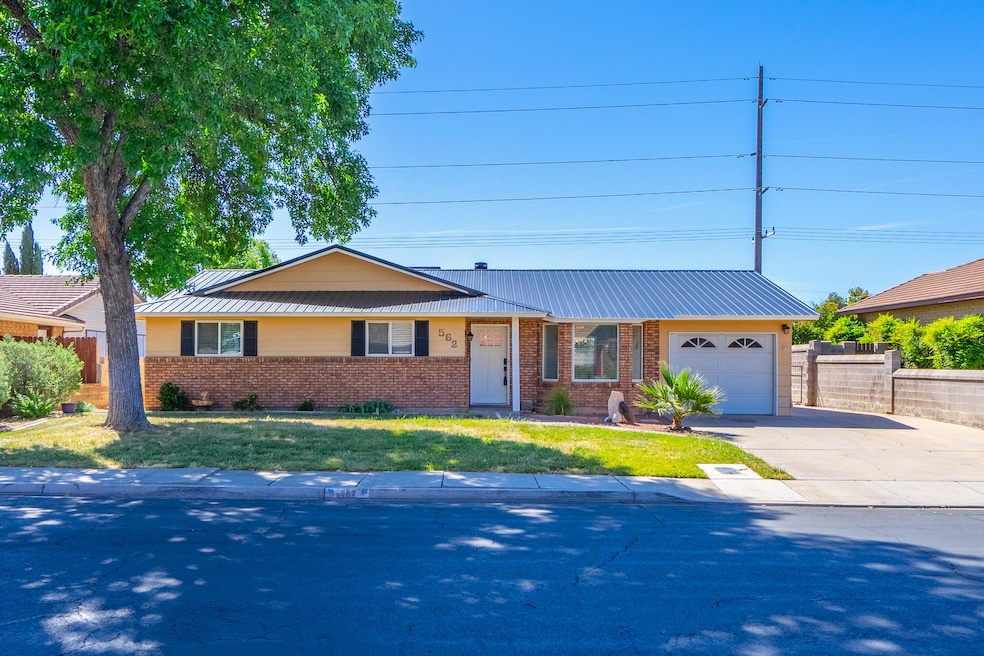 562 Concord Way-001