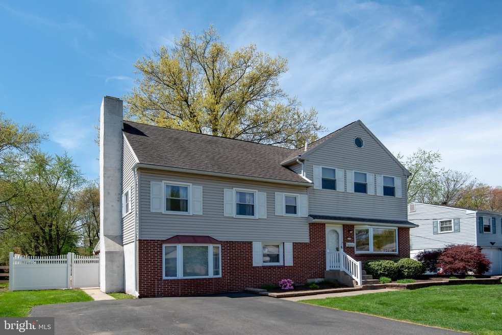 1118 Pinegrove Ave, Lansdale, PA 19446 - photo 1