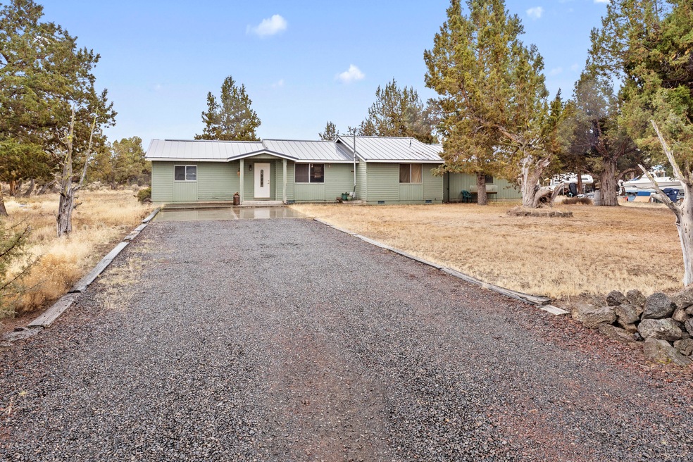 23041 Bronco Ct, Bend, OR 97701 - photo 1