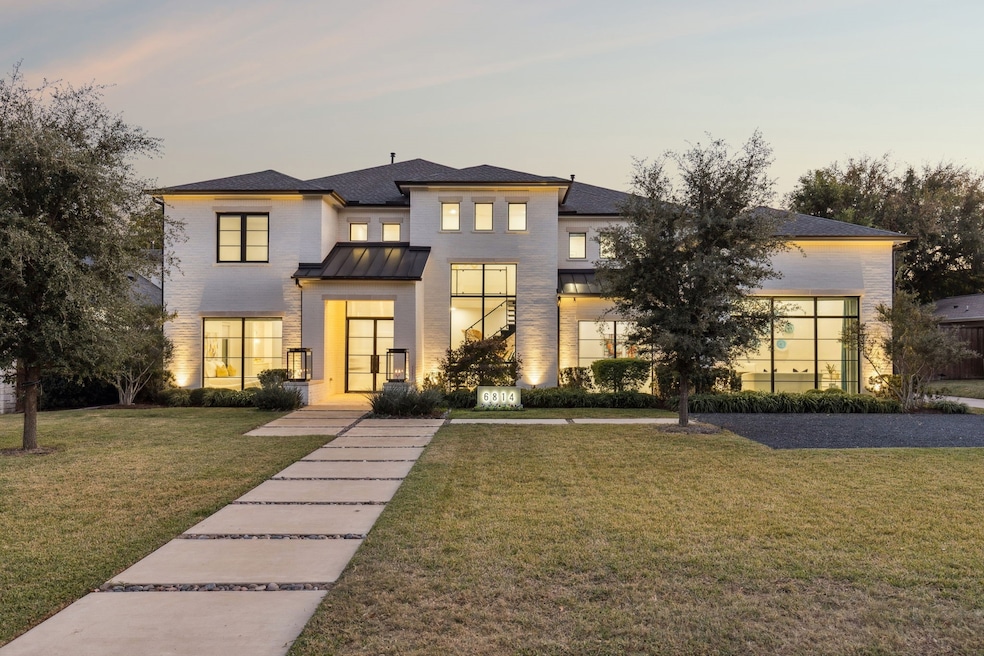 Under Contract $3,995,000 • Co-Listing Agent