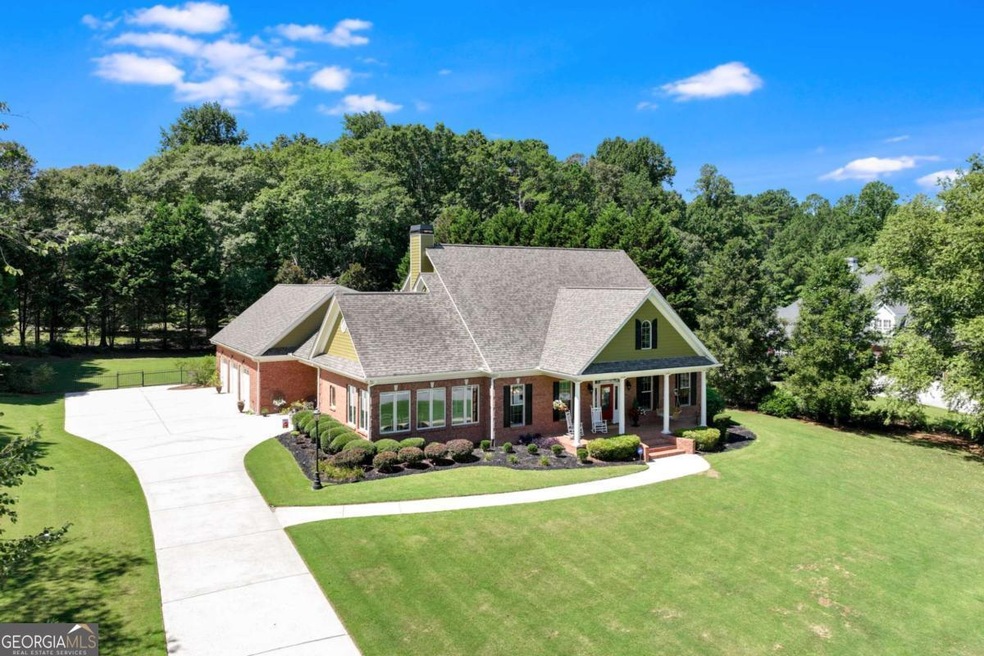 Exquisite, Elegant & Inviting!