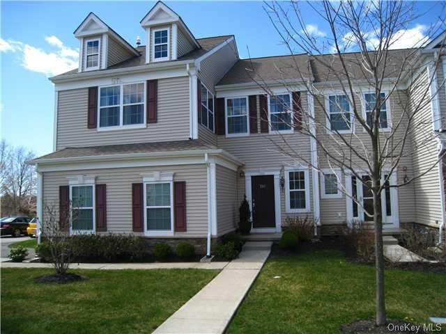 3 Bainbridge Place unit 201, Newburgh, NY 12550 - photo 1