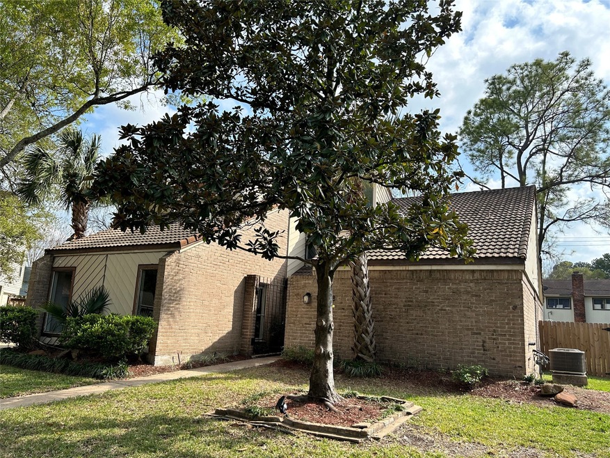 5738 Council Grove Ln, Houston, TX 77088 - photo 1