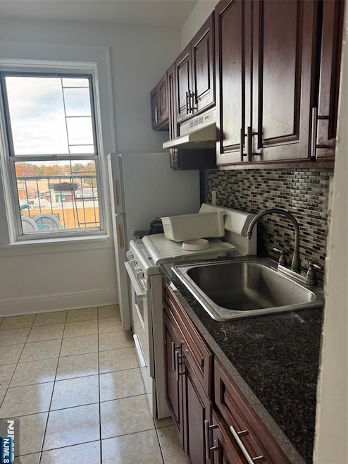 311 Queen Anne Rd unit 46, Teaneck, NJ 07666 - photo 1