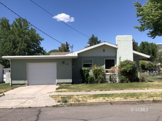 920 S 4th St, Lakeview, OR 97630 - photo 1