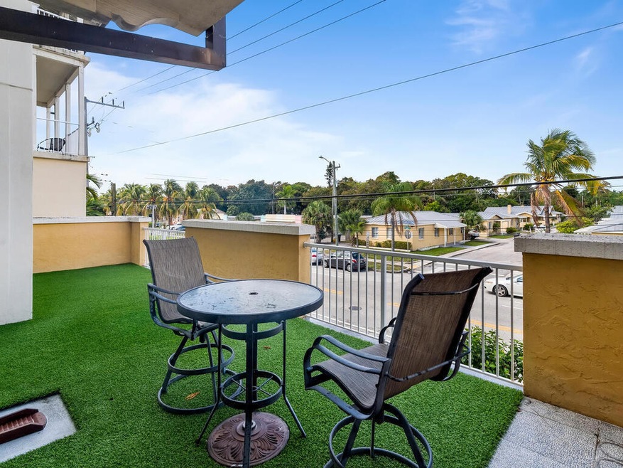 3940 N Flagler Dr unit 206, West Palm Beach, FL 33407 - photo 1