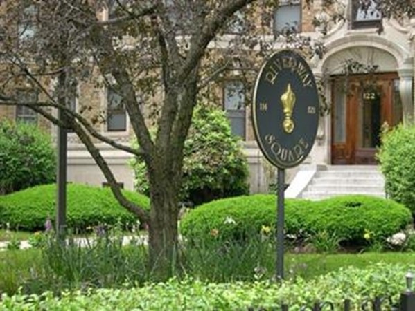 122 Riverway unit 3, Boston, MA 02215 - photo 1