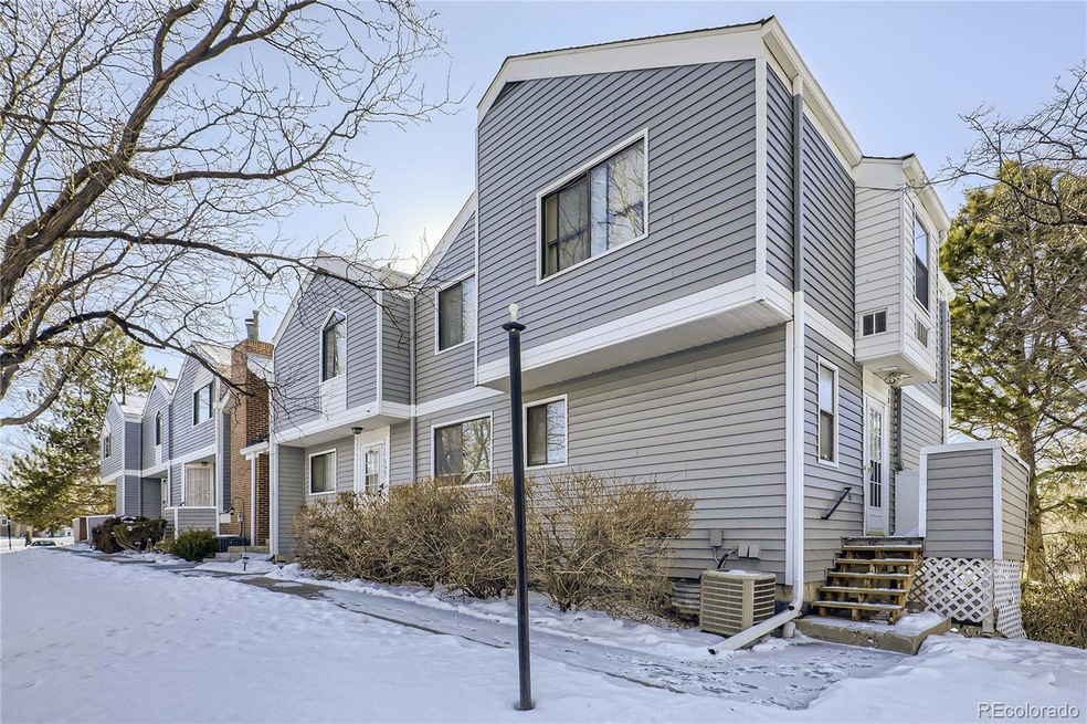 16 S Nome St unit F, Aurora, CO 80012 - photo 1