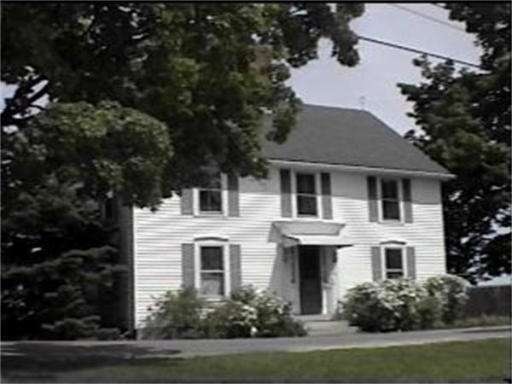 331 Marshall Rd, Fitchburg, MA 01420 - photo 1