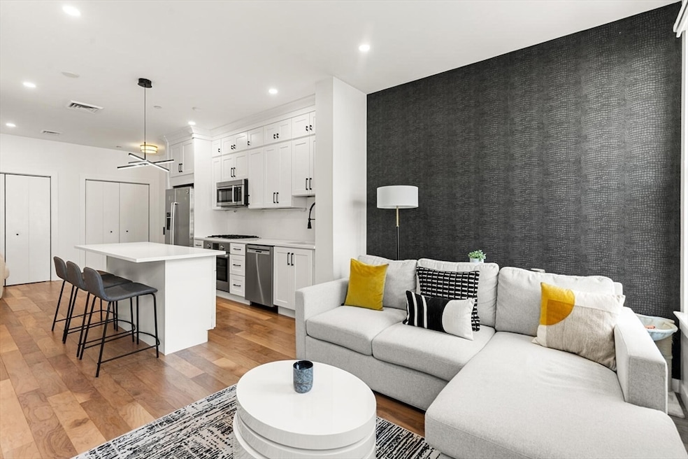 Starboard Place unit 202, Boston, MA 02129 - photo 1