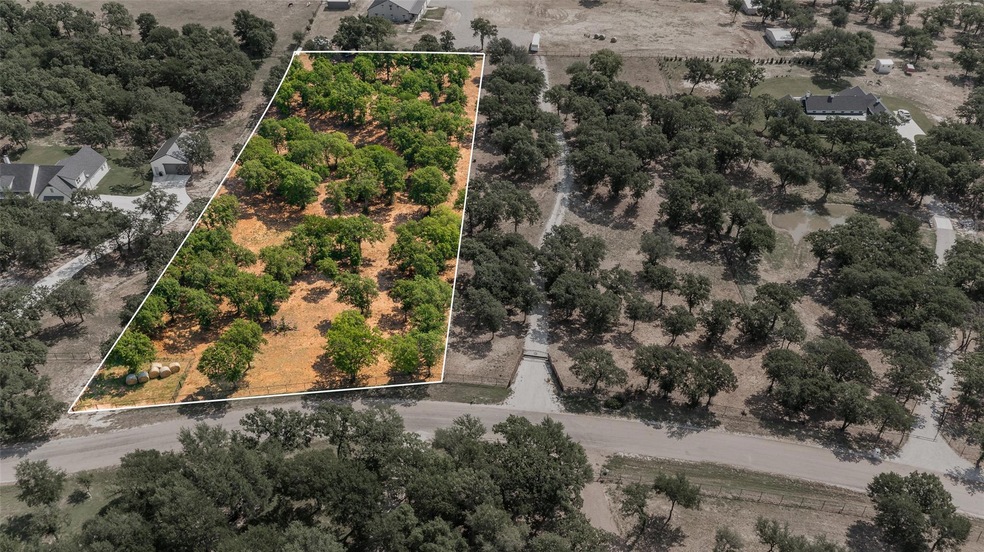 125 Silver Saddle Cir, Weatherford, TX 76087 - photo 1