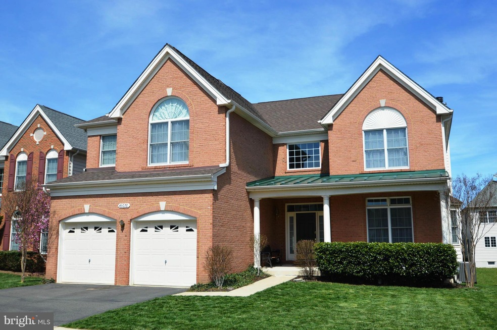 43076 Hallmark St, Chantilly, VA 20152 - photo 1