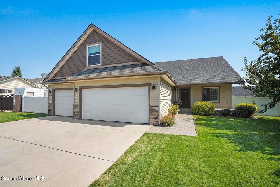 001-2656BlackberryLoop-Hayden-ID-83835-S